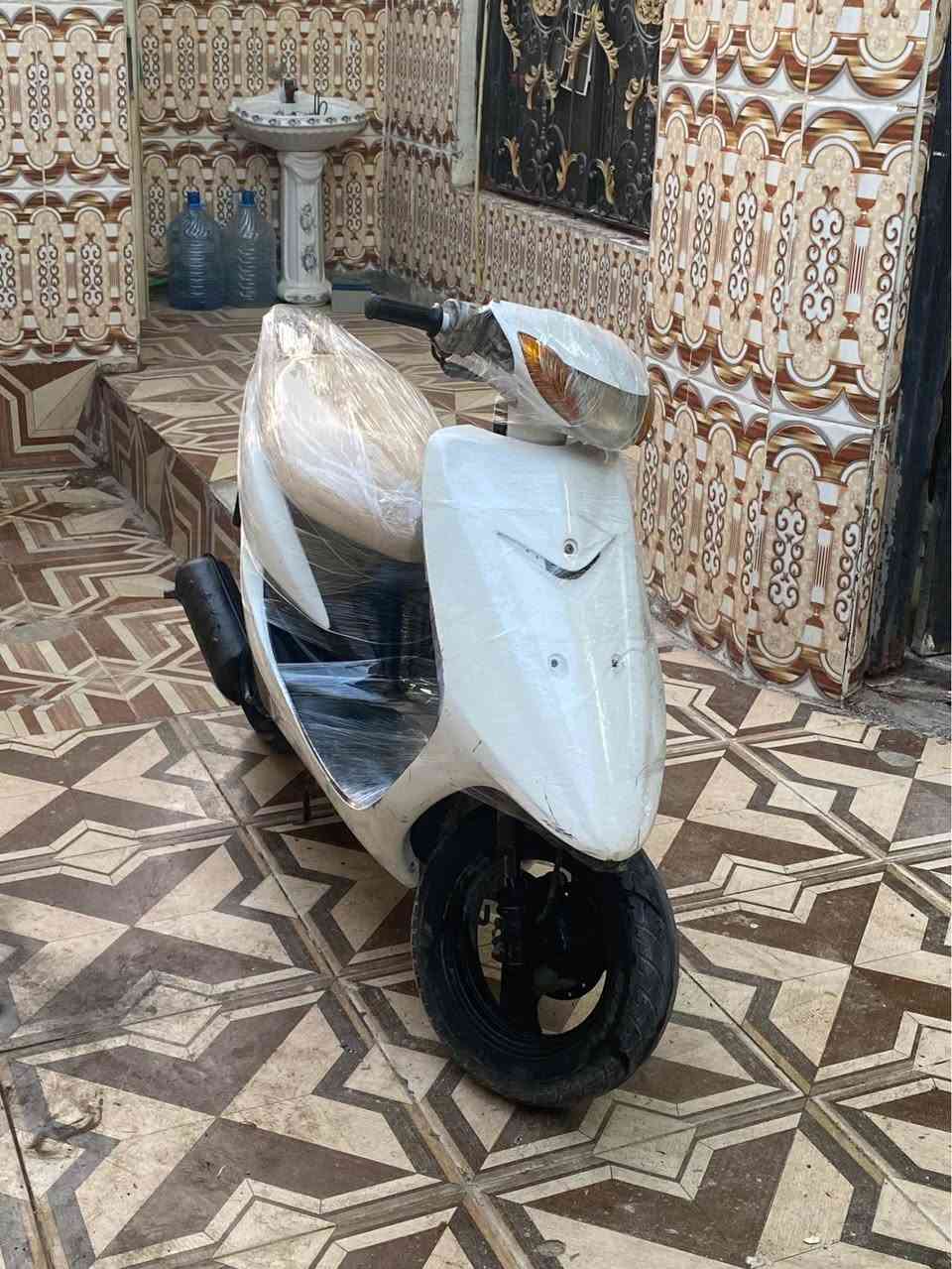 دراجة عصفوري نضيفة وحلوة مكينه تخبل مشي وشلعة كهربائيات لايت وصطاب شغالات الاشاير ع الباتري نقصها فقط باتري سعر225 بصره قبله رقمي *********** البصرة, العراق

