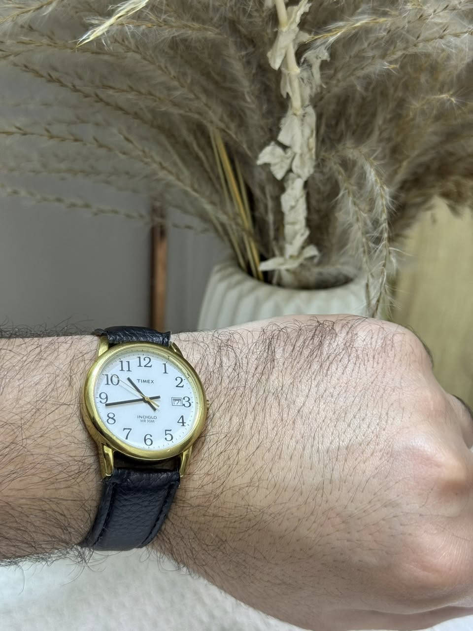 ساعة تايمكس ( رسمي)
INDIGLO
تعمل بنظام الكوارتز 
مقاومة للماء 30 متر
تحتوي على منفذ شهري 
اطار ذهبي جميل ومميز
سير جلد اسود
مزاد ينتهي وقت السحور

توصيل لكل المحافظات


**إذا كنت صاحب هذا الإعلان وتريد حذفه لأي سبب، رجاءا أرسل رسالة إلى الدعم الفني**