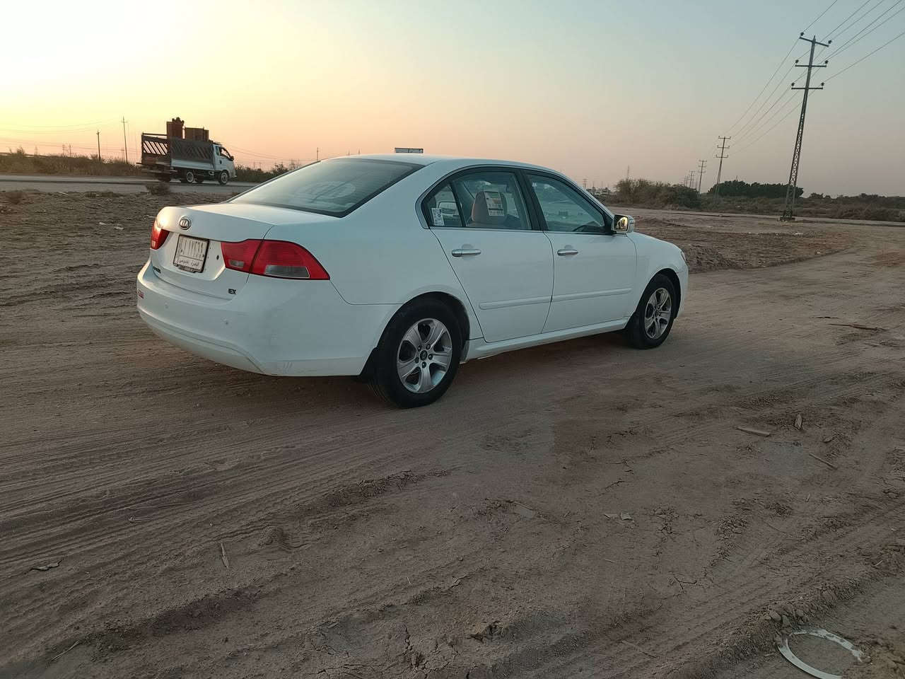 كيه وبتيما وارد خليجي مكفول من الضربه والتبديل والصبغ
مكينه2000 دوش كلش جديدة كير وحداديه مكفول السيارة جديدة تخم تاير كهرباءيات كله شغاله فتحه بالقماره 
اشاير بالمري السيارة فول مواصفات ماعده البصمه
العنوان ذي قار الشطره ***********
