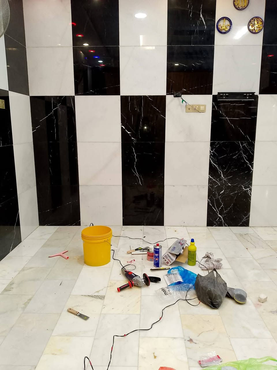 هادا عملنه وبسعار مناسبه وحته محافضات نطلع  
رقم واتساب 
***********
ابو حسن
