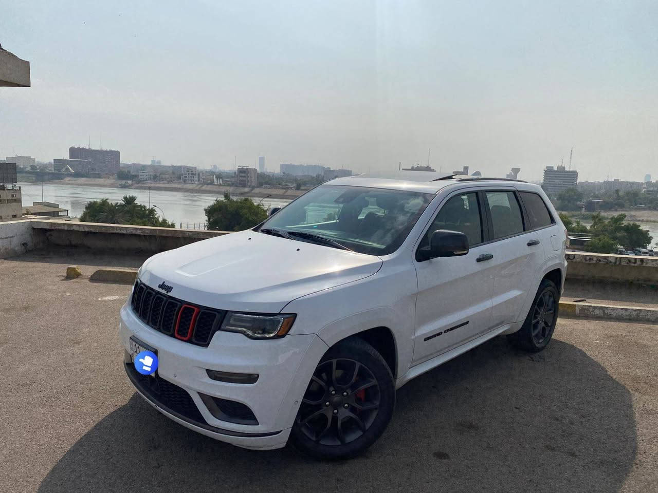 السلام عليكم اخوتي رمضان كريم 
للبيع او للمراوس بشي اقل
 جيب اوفر لاند موديل 2021 وارد امريكي🇺🇲 🇺🇲

رقم بغداد الدولي ب أسمي 

ماشية 73 الف ( كيلو )

حادثها مثل ما موضح بالصور بدون ايرباك بدون دواخل حتى الراديتر نفسه !!!!!! 

دعامية أمامية +(( شبر من البنيد بارد ومصبوغ على كد البارد )) والجاملغ مفتوح وراجع نفسه

نقصها بس الرادار الأمامي جبته جديد وبعدني ماشاده غير هذا مابيها نقص برغي

مواصفاتها معروفه بس راح اذكرهن للميعرفها :

1.نظام تعليق هوائي ( جكاات )

(Air Suspension)

2.أنظمة دفع رباعي

3.مراقبة النقطة العمياء

4.حساسات أمامية وخلفية وحساسات بالمري

5.كاميرا خلفية

6.مثبت سرعة متكيف (اختياري/حسب الفئة)

7.شاشة معلومات وترفيه بلادية

8.دعم Apple CarPlay و Android Auto

9.بلوتوث + Wi-Fi

10.جلد (Nappa)

11.مقاعد تدفئة وتبريد

12.فتحة سقف بانوراما

13.تدفئة مقود

14.تشغيل عن بعد

إلى آخره... 

قبل سبوعين سويتلها حمام + بوليش + طبقة نانو

السياره جاهزه على اخر حباية وترايك وين متريد 

السعر 31 الف💸

(3 شدات و 10 اوراق) وبيها مجال 

والشراي يشلع عيوني واذا تشوف السعر ميناسبك خل تولي وان شاء الله تحصل الأنسب 

مكاني بغداد حي الجهاد

متواجد من 3 العصر الحد 1 ليلاً 

للاستفسار: *********** 

والخاص مفتوح
