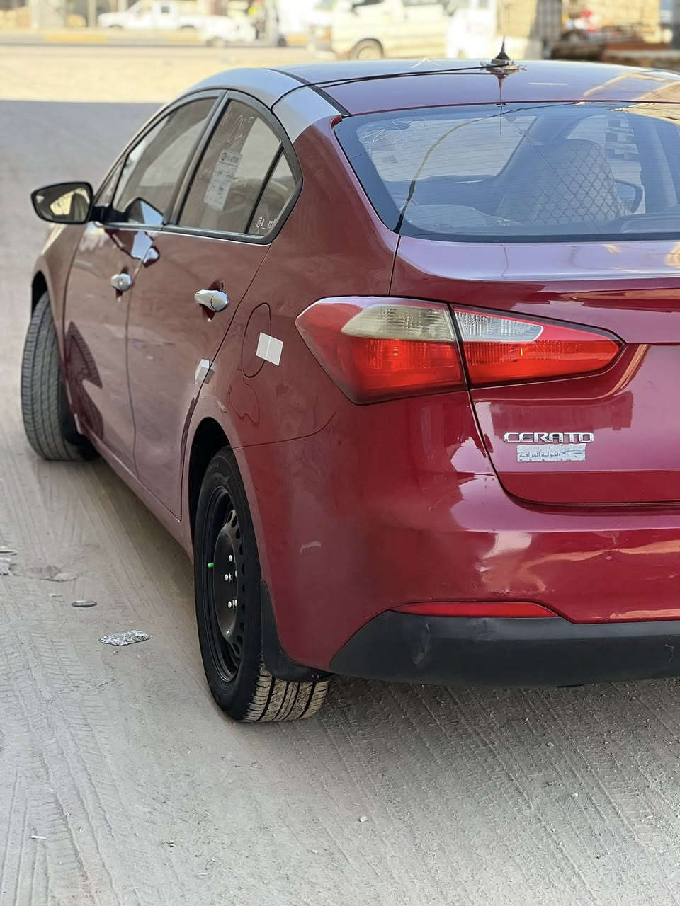 السلام عليكم كيا سيراتو موديل 2015 خليجي معروف بعد السيراتو السياره بيها صبغ جاملقات امامي اثر شخوط وعندي تقرير بالسياره جاهزه تدفئه تبريد حداده دواخل جاهزه السياره مكينه 1600 معلي الكازكيت ع مود الدوانص انسه عنواني البصرة الجزيرة شط العرب ***********
