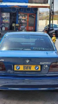 بي ام ٥٢٥ • ٢٠٠٢ • اوتوماتيك