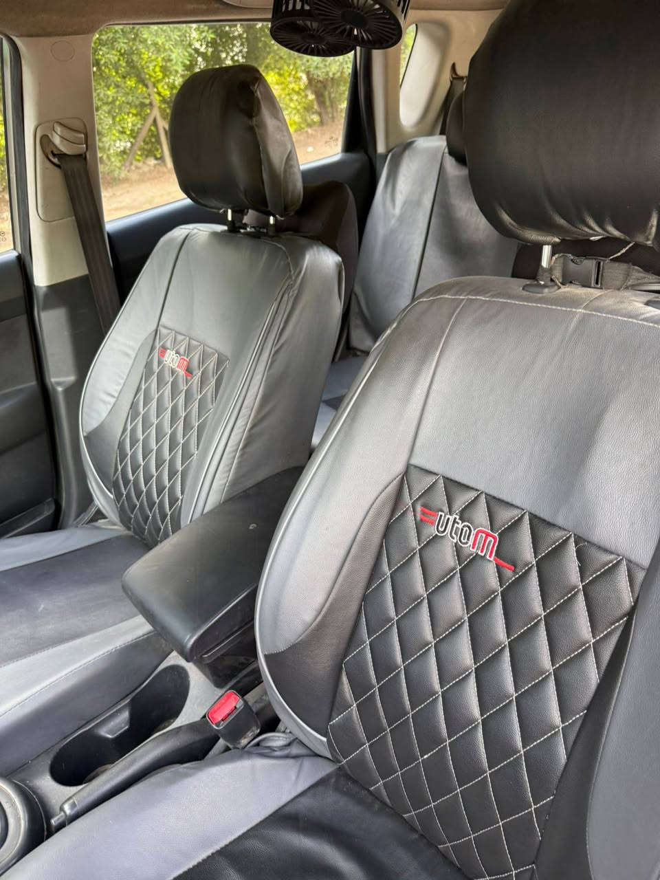 سلام عليكم 
كيا صول 2009
خليجي محرك 2000
دوش رقم بغداد مكان السياره كربلاء 
***********
*********** وات ساب
