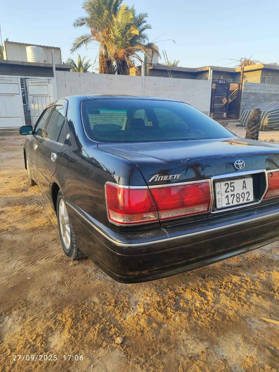 سلام عليكم ملكه كراون مديل 2002 رقم دوليي سنويه لل30 تسجيل جديد سياره مكفوله كفاله عامه من كلشي سياره واحد عله واحد  حداديه جديده..  محرك ديفورر الصغيرر  و السياره اب اسمي  مداورر ثانيي يوم السعر 130اوبيه مجال وذا اكو مراوس بسياره اقل من عده بحسب القناعه...  
الرقم ***********  
الرقم الثاني ***********
