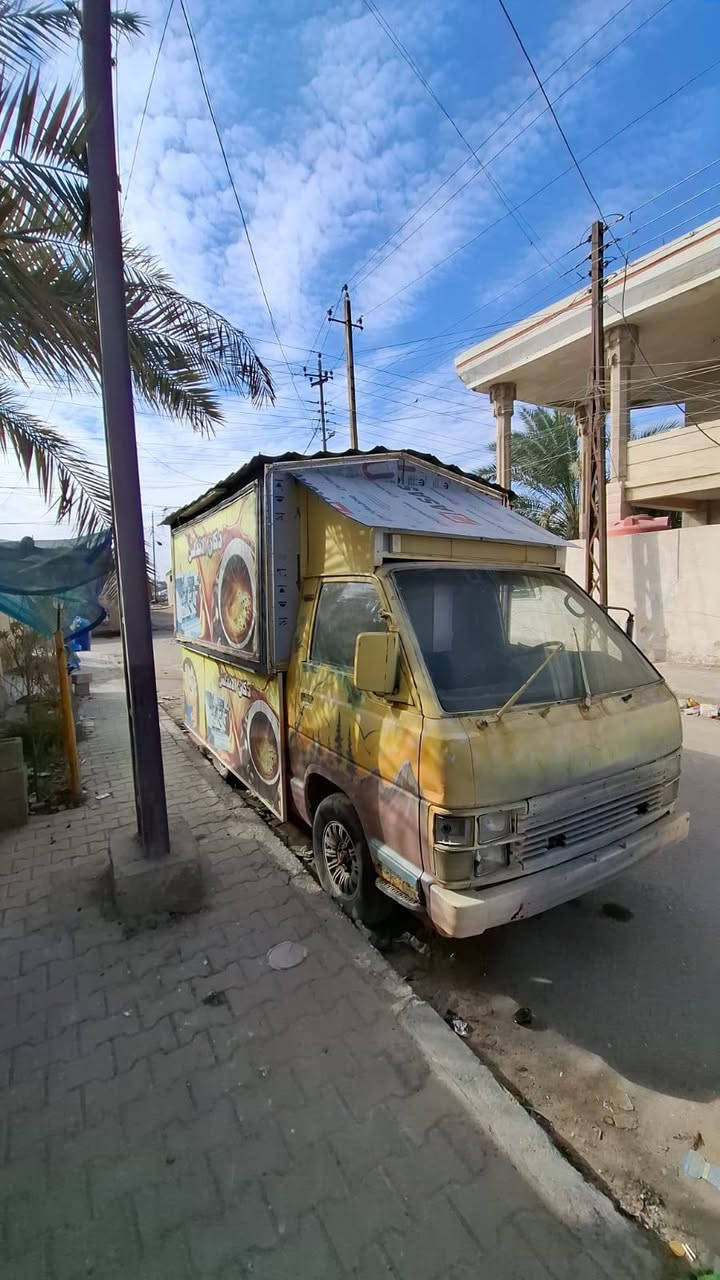 للبيع باص مطعم متنقل كامل محرك ونجي بحالة جيدة مكان البصرة ‏‪***********
