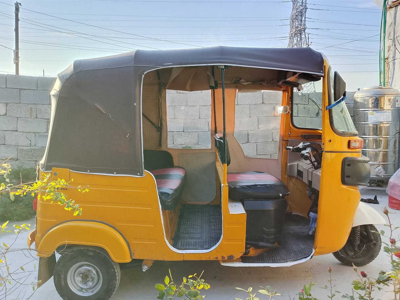 تكتك موديل 2019 باجاج بوشا وبستم بلادي غير مضروبة مامعجنة مامصبوغة سعر 6 ملايين الاستفسار ***********
