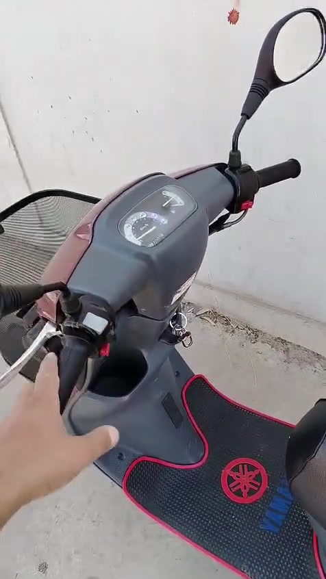 السلام عليكم ماطور بزون نفخ كلوو شغال نكره سلف اشاير هورن ليت زينول وموضح بل فديو تايات جدآ نظيفه وشرط تحريكه ومعدل وشرط شراي خاص واتصل ***********

