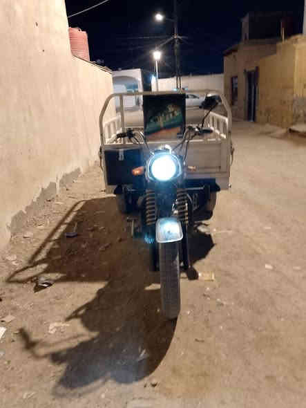 سلام عليكم ستوته دايوان  نضيفه ضائعه ورقه من الأوراق مكاني كرمه علي ابو صخير *********** مليون وبيها مجال
