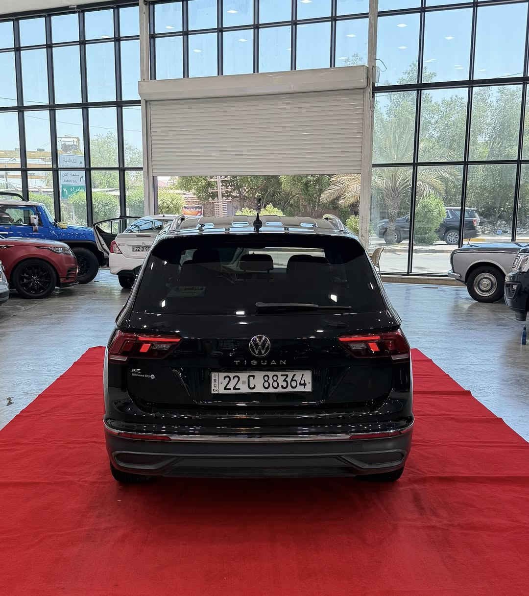 Vw tiguan وارد امريكي لون اسود

موديل 2022

مواصفات s 

السيارة نضيفة وحلوة ومعتني بيها وكلشي بيها بلادي

المواصفات
رادار امامي
رادارات جانبية
بصمة
ويل بلاك
هاند بريك كهربائي

جام 4 اوتو 

تبريد قطعتين

محرك 2000 توربو 

وكير 8atنمر

السيارة 7 راكب

كشنات  جلد

شاشة حجم 7 بوصة وبيها apple carplay و android auto 

السيارة ماشية40  الف 

والسيارة مابيها اي حادث بالعراق  بس من امريكا كما موضح بالصور جاملغ وبنيد 
بدون دواخل
عارضها ب 180 ورقة وبيها مجال

للاستفسار 
***********
