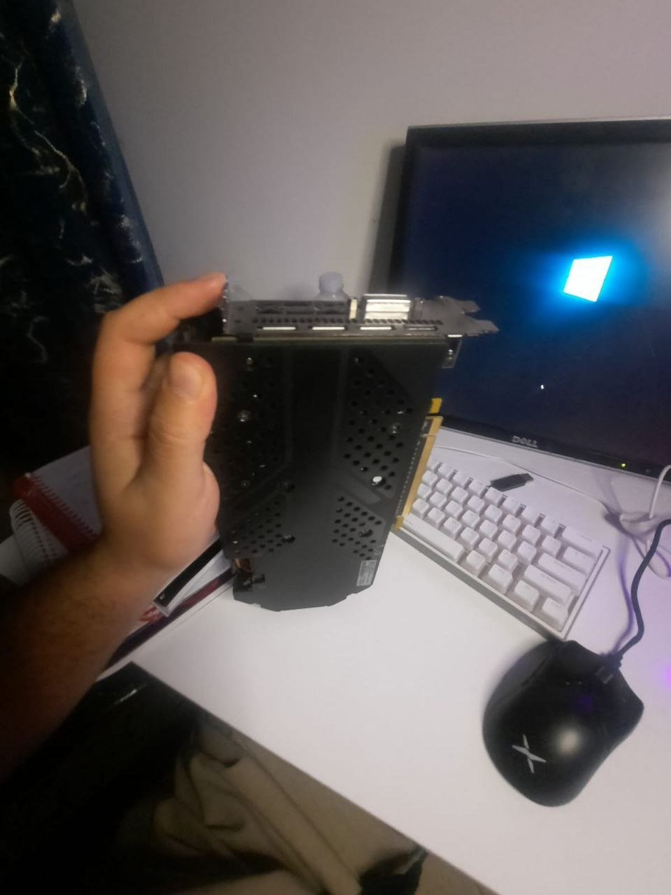 gtx 1070

🔥 كرت شاشة قوي للألعاب والتصميم 🔥
كرت شاشة بحالة ممتازة، استخدام نظيف وما فيه أي مشاكل.
تبريد ثلاث مراوح يعطي أداء ثابت وحرارة ممتازة حتى مع الضغط.
مناسب للألعاب الثقيلة، المونتاج، والتصميم.

✅ الأداء عالي
✅ التبريد ممتاز
✅ نظيف ومجرب
✅ جاهز للتركيب بغداد, العراق


**إذا كنت صاحب هذا الإعلان وتريد حذفه لأي سبب، رجاءا أرسل رسالة إلى الدعم الفني**