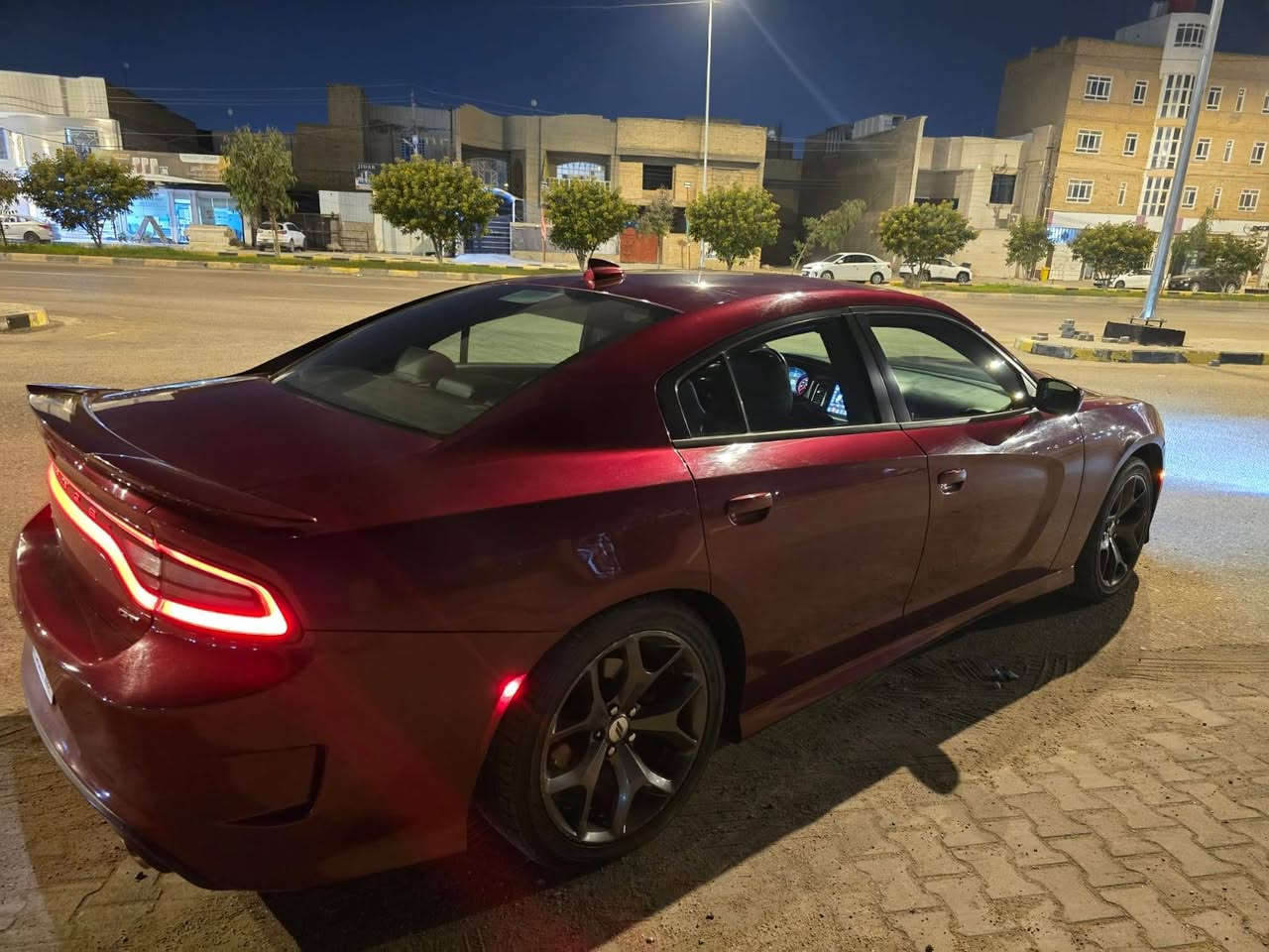 السلام عليكم 
للبيع أو المراوس ب أوباما 2016 اللون ابيض 
جارجر 2019 جي تي أصل تو ويل ماشية 165 كم محرك 3600  رقم بغداد مشروع وطني سنويتها لل2028 عليها ادامة كاملة من جميع النواحي اي نقص ما بيها حداديتها جديدة تخم تاير جديد منظومة تبريد جديدة حادثها جاملغ وبنيد مكانها نجف سعرها 208$ الي ميعجبه السعر ان شاء الله يحصل اغاتها اي استفسار على الرقم ***********  اتصال او واتساب
