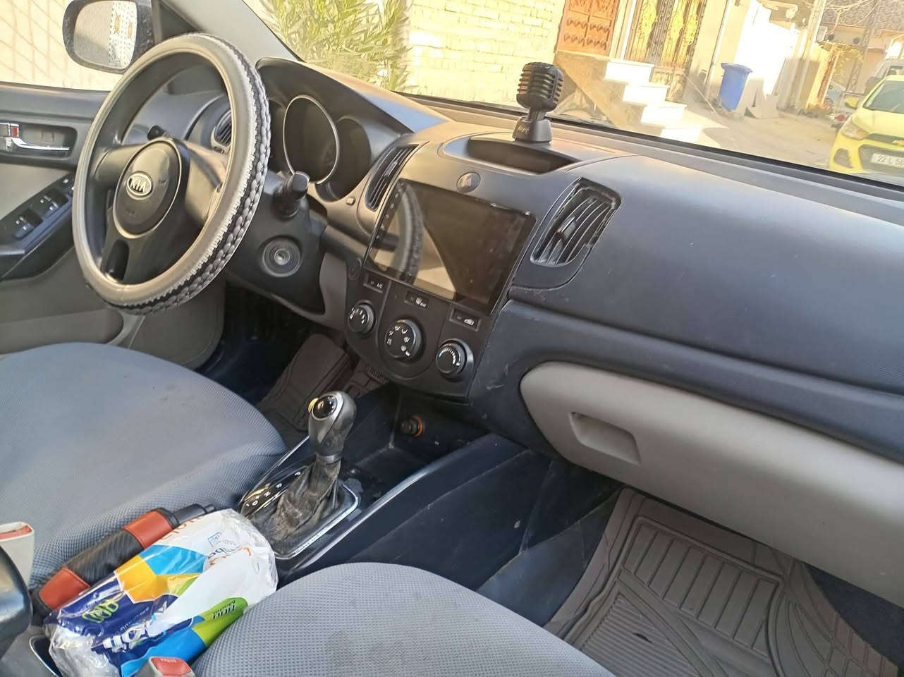 السلام عليكم
كيا سيراتو هاش باك 2012
مكينة كير حدادية مكفولات 
لون سيارة //جوزي بني
رقم سيارة // قادسية ديوانية 
شاشة // لمس
كاميرا خلفية 
مري شفط 
مري تحكم كهربائية
داخل لونين 
ارضية مغلف جلد 
ويل كب 
تدفئة وتبريد 
سنترلك 
جهاز انذار
محرك 1600 دوش 
حدادية كاملة 
السيارة جاهزة من جميع النواحي
السعر98وبيها مجال
للاستفسار الاتصال على الرقم واتساب  اتصال 
 ***********
