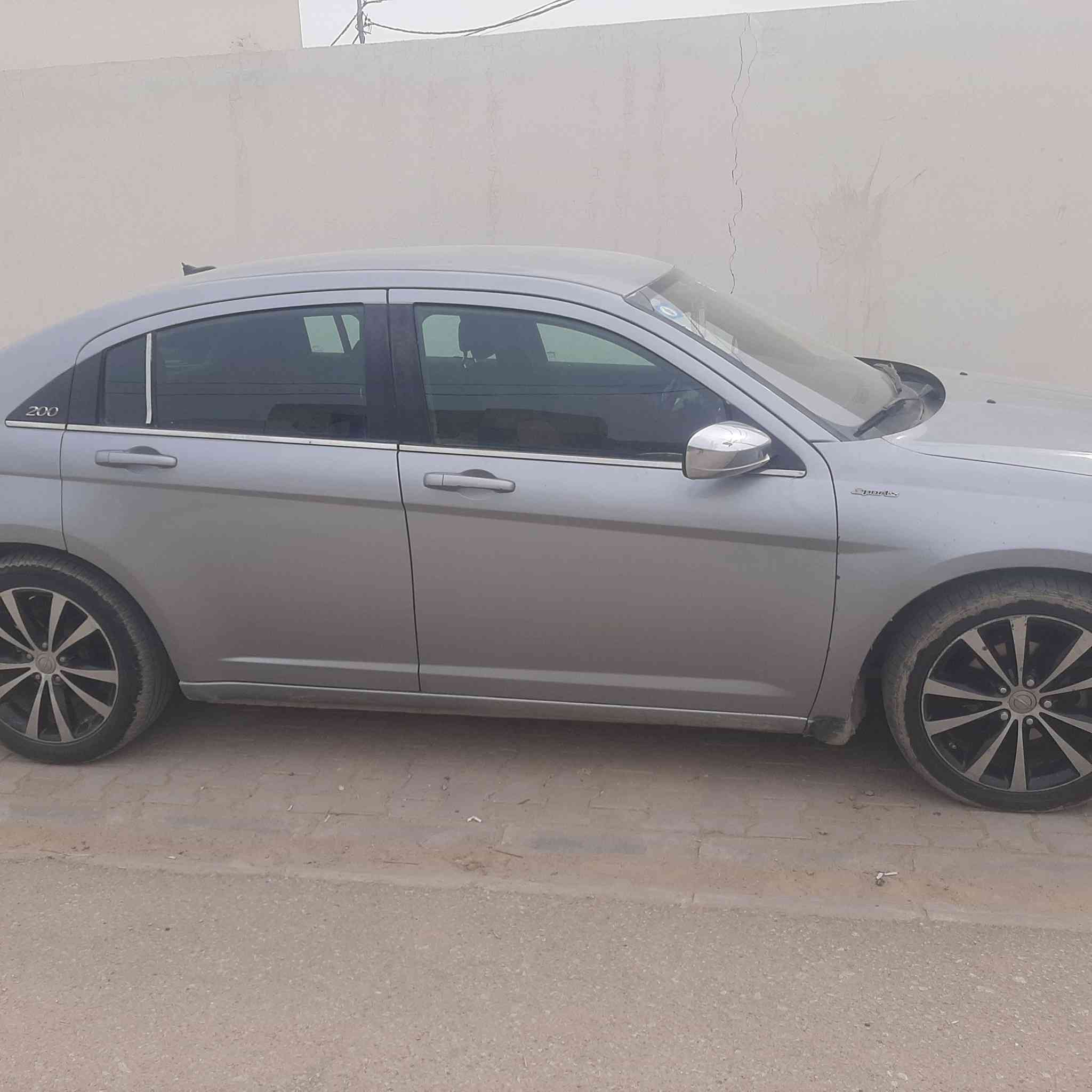 سياره سي ٢٠٠ sسياره سلفري موديل ١٤  مكينه جديده فقط عوزه تبريد  جوملغات  العبري وسايق  حداديه جديده أمامي خلفي  ترايك وين متحب   بيه جراد القماره رايده ٧٥   
رقم *********** داخله مخمل اسود نضيف مكينه ٦ سلندر منظومه زنون  ماي زيتي
