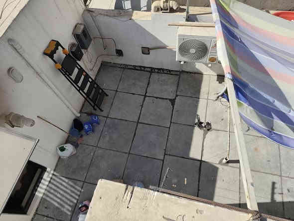 من اعمالي بخصوص مادة الروف كارد من جوتن تحمي اسطح منازل من دخول مياه إليه ورطوبه وتستخدم على الصب والشتايكر والكاشي وأرضية حمامات قبل التطبيك مكاني بغداد لاستفسار ***********  هذا سطح شتايكر اشتغلناه بوضع تيب جوين على حلول ماستك وبعده أساس ثنري وبعده طبقتين روف كارد من جوتن .
