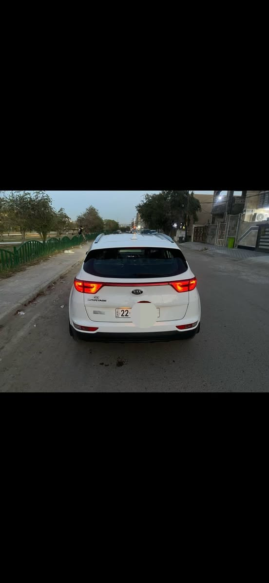 سلام عليكم سبورتج لبيع موديل 2017 امريكيه مكينه الفيث وربعميه 
***********
