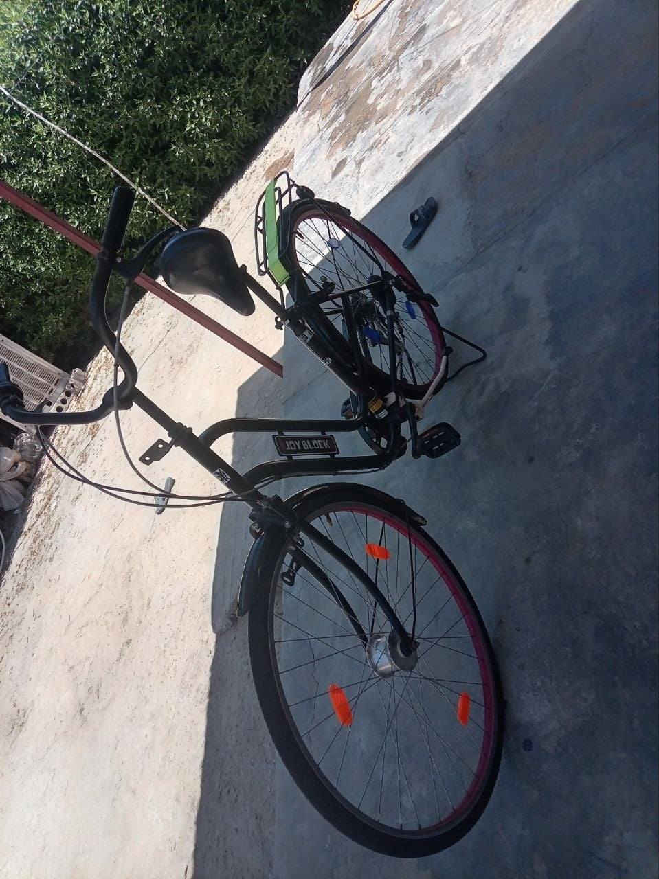 🚨 بيع سريع ومستعجل كلششش 🚨
🚲 باسكل حجم 27 بحالة ممتازة جداً ويخبل 🚲

الموديل: 2020.

اللون: أسود ملكي 🖤.

الحجم: 27.

⚙️ المواصفات:

الباسكل نظيف جداً وجاهز ومابيه أي نقص.

كشن قلاب رياضي مريح.

7 مكاين (Gears).

ويل أمامي حساس.

📍 المكان: النجف الأشرف - ناحية العباسية.
💵 السعر: 70 ألف (وبي مجال للشراي الصدك، رجاءً مو بس يعامل 

ملاحظة: البيع مستعجل جداً، التواصل للجادين والشراية الصدك على الواتساب فقط.


**إذا كنت صاحب هذا الإعلان وتريد حذفه لأي سبب، رجاءا أرسل رسالة إلى الدعم الفني**