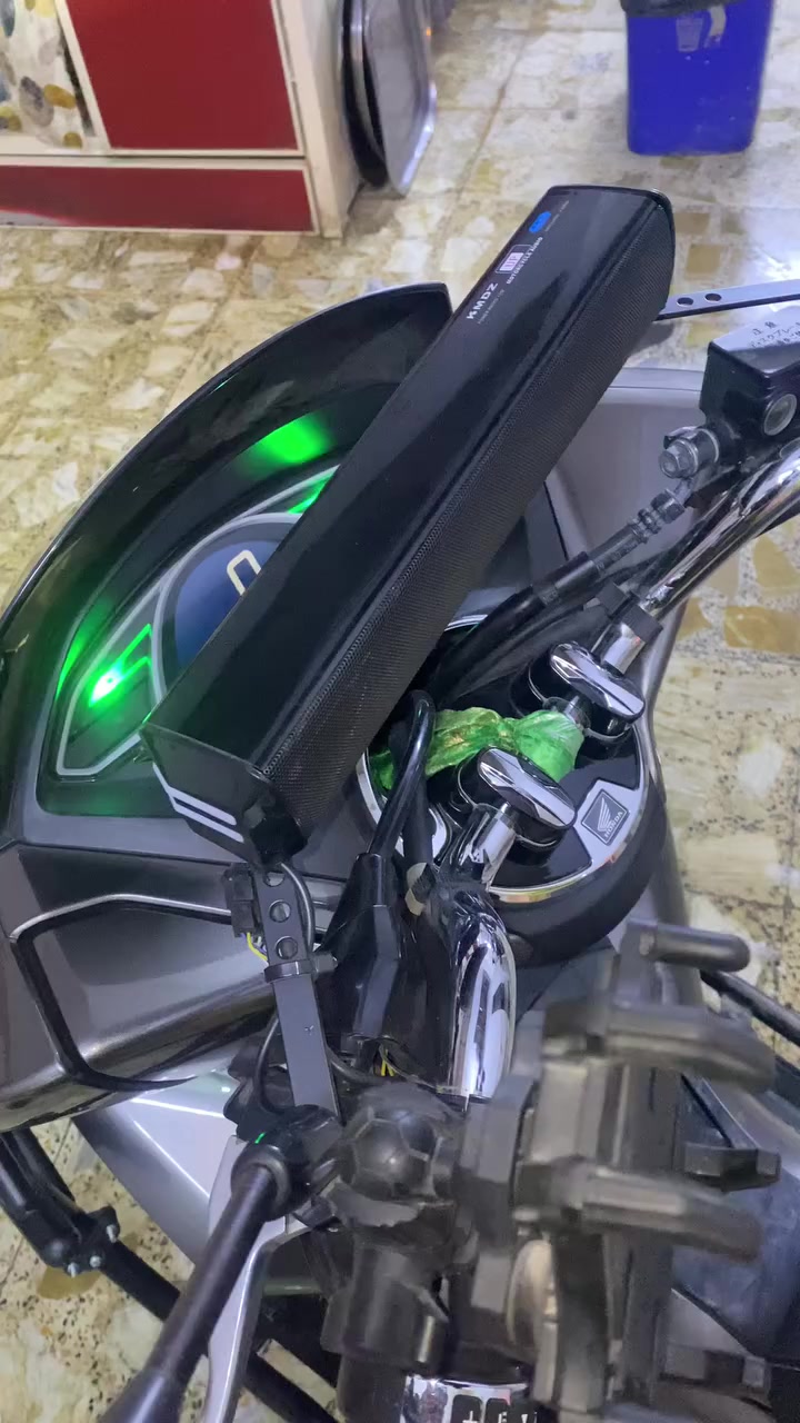 السلام عليكم ام بي ثري للبيع كامل جيب وشد ٢٠ الف قفل رقمي ***********
