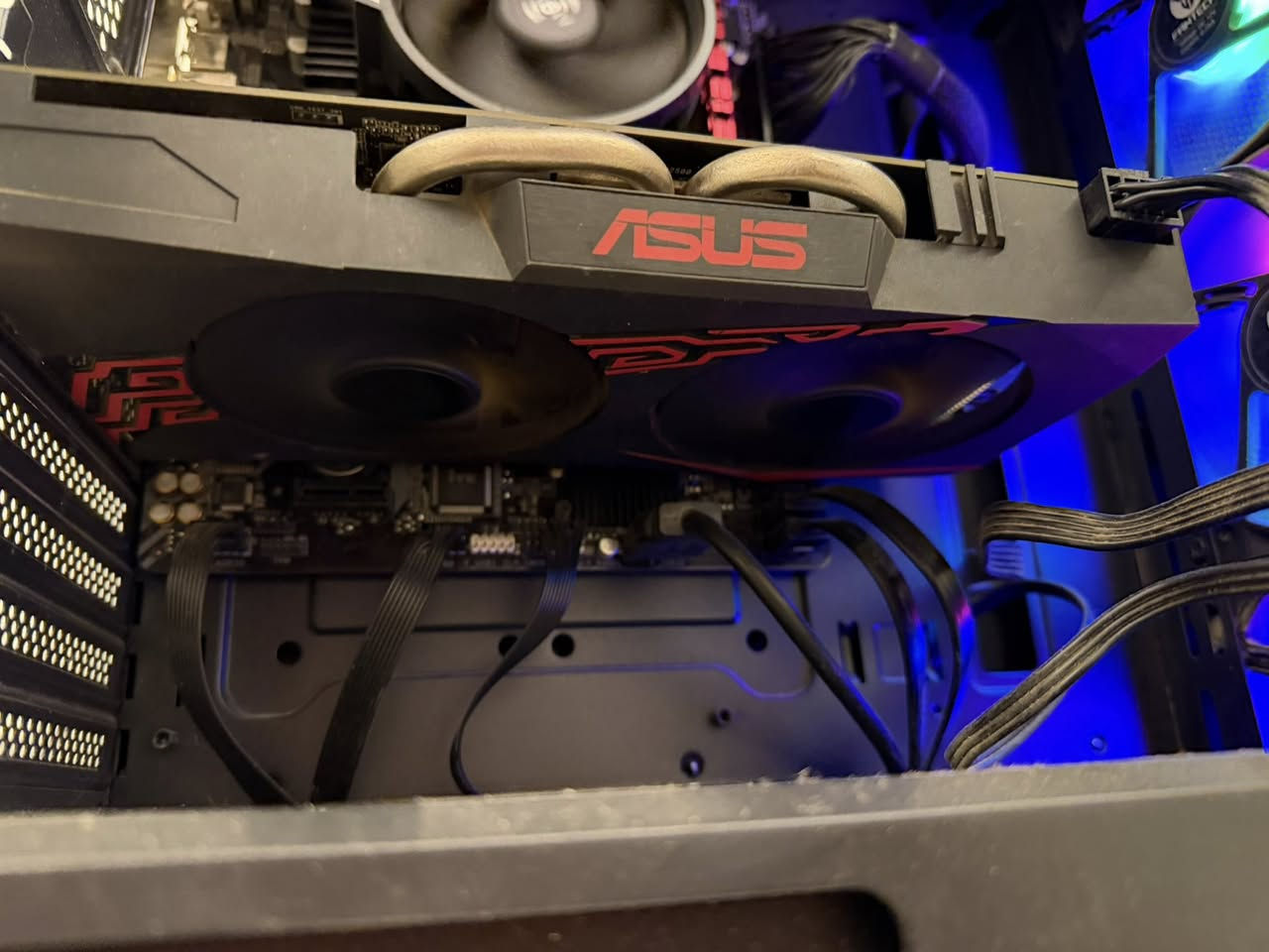 السلام عليكم شباب الطيبة rx580 asus كارت لكيتة بملفات ابستين بي مخرج بس مال vga البقية مادري وين راحن المهم شغال وعالفورمارك اقصى حرارة 87 يلا موزين منه يشتغل المهم سعرة 65 الف مع التوصيل


**إذا كنت صاحب هذا الإعلان وتريد حذفه لأي سبب، رجاءا أرسل رسالة إلى الدعم الفني**
