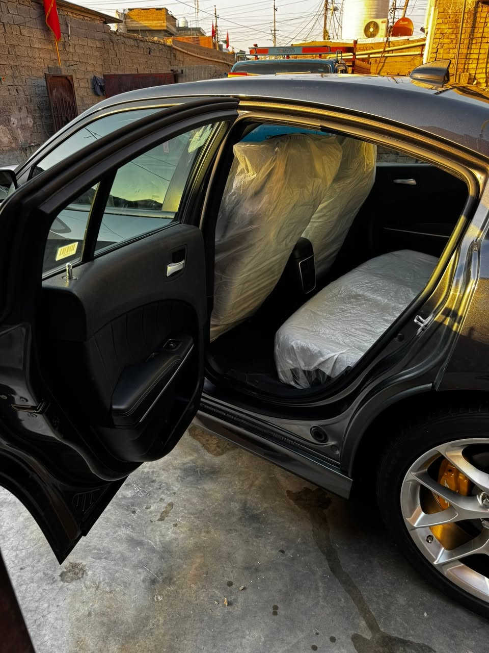 السلام عليكم دوج چارجر gt 2023 اصل النداء الأخير رقم بغداد بأسمي 
مكينة v6 3600
ماشية 37 فقط 
حادثها بنيد مبدل اصلي نفس اللون
للأستفسار والسعر الأتصال او مراسلة واتساب وادز صور الحادث ***********
