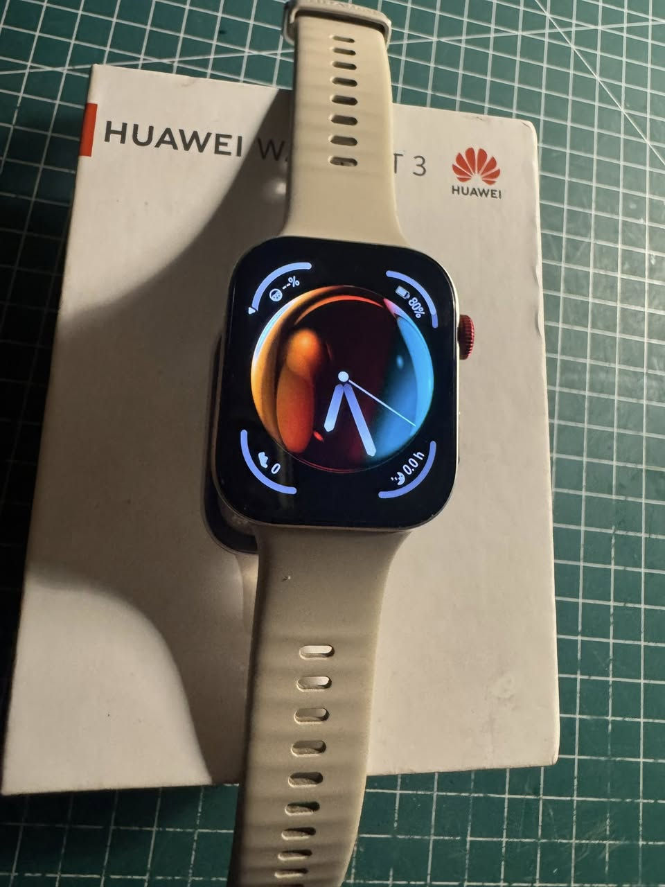 السلام عليكم
ساعة هواوي فت 3 
نظافة 100%
كاملة الملحقات 
مع سير اضافي اصلي 
السعر 90 الف قفل 
تواصل دايركت 
***********
