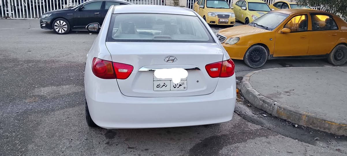 النترا 2011 ماكينه 16 ما مفتوحه بدون ضرر الصبغ موجود هذا المؤشر عليه بالاحمر شويه بس سياره جاهزه طقمها ورا وقدام كله جديد مكان السياره بالموصل والاستفسار على الرقم***********
