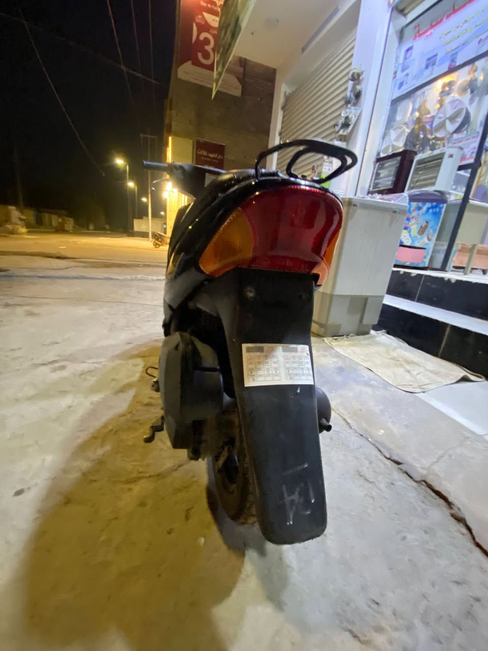 السلام عليكم دراجه سازوكي 60للبيع دراجه مابيها اي نقص مشيها حلو وناعمه نكره بكل وقت كلها شغاله مابيها اي نقص دراجه مثل ما موضح بالصور السعر (350)مكاني بعقوبه تقاطع الوثبه شراي اتصل وبيك خير وتدلل *********** متواجد واتساب فقط
