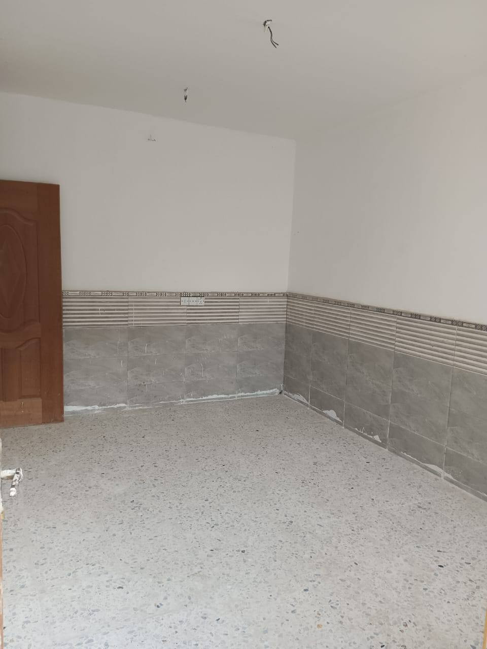 السلام عليكم
دار للبيع زراعي المساحه 112 متر  طابق واحد بيت نضيف كلش محد ساكن بي شارع تبليط 
العنوان بغداد منطقة الانتصار قرب مرور الحسينيه
شارع الحداد
السعر 60 
التفاصيل الإتصال على الرقم ***********
