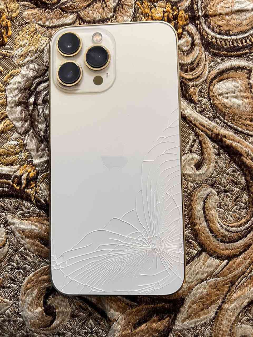 ١٣برو ماكس  جهاز نضيف بطاريه ٨٦ ذاكره ٢٥٦ عنوان بغداد السعر ٥٢٥ رقم ***********بي وتساب
