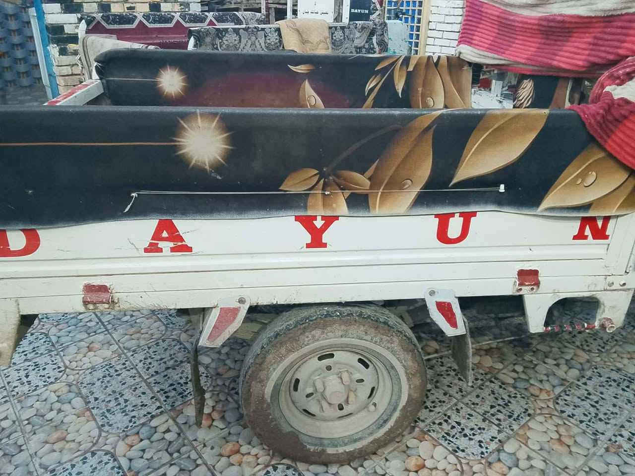 السلام عليكم ستوته للبيع موديل 2013السعر مليون وربع وبيها مجال مكاني الشطره وهاذه رقمي ***********
