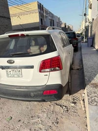سياره سورنتو موديل 2012 فول مواصفات 1/1 حادثها جاملغ وبنيد والباقي مكف...