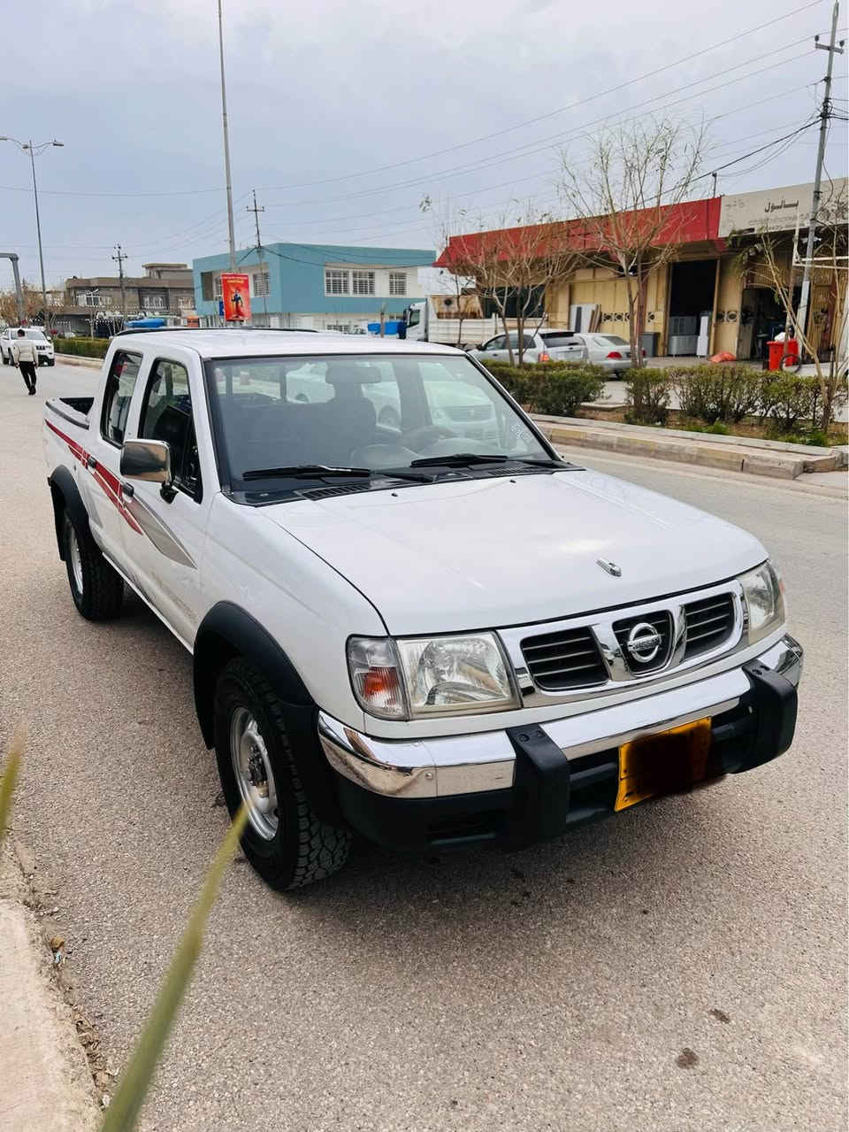 نيسان ٢٠٠٥ تحويل اصلي 
رقم سليماني  سةنةوي تازة
٤ تايةي لوك 
ناوسور  ٤ جام كارةبا 
دةبل اكسلي مةزبوت 
٣ بارجةي بوياخ قرجي نيية 
*********** دار بنديهكان, السليمانية
