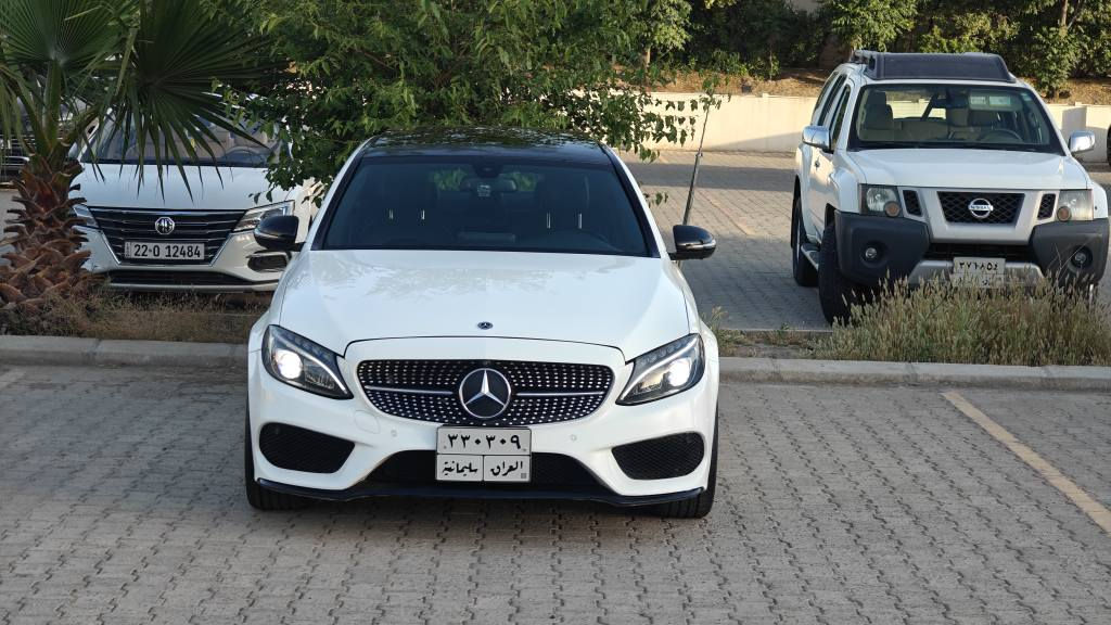 Mercedes Benz c300 4matic AMG Kit
2018
فول مواصفات
4 پارچەی بۆیاغه لەسەر شوخت 
77.000 مایل رویشتیه
بێ ژورێ و ێێریاک بەشەرەت 
فول فوله 
گێر و مەکینە و کارەبایات و تحویل بەشەرەت
ناونیشان هەولیر 
***********
*********** أربيل, العراق
