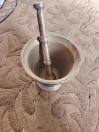 هاون قديم • ثقيل • ماعندي توصيل