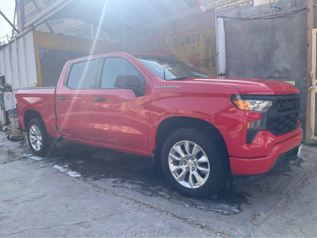 السلام وعليكم شفر سلفرادو موديل 23وارد امريكي تقرير غرق شغال جاهز مابيه نقص سياره جديده كلش حره بدون رقم حاضر للبصمه بكل مكان السعر اب 250وبيه مجال بصيط السياره باب طويل بدي قصير المرغوب محرك 4تيربو للستفسار *********** البصرة, العراق
