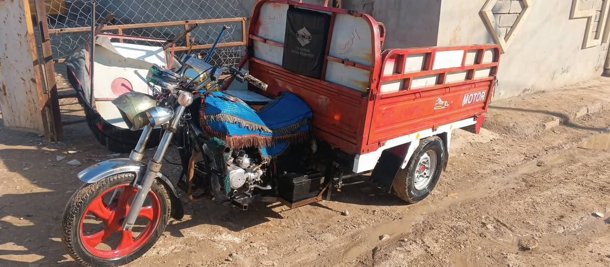 سلام عليكم ستوته للبيع موديل 2016نضيفه وايرمنيه شغاله كلها شاصي شرط ركبه شرط ستوته كبل عل شغل منفيس موجود قمريه مالها موجوده محرك 2022معمر جديد محرك ماتسمعلو صوت ستوته كدام العين ستوته حلوه سعرها 850وبيها مجال لطيبين ***********مكاني موصل الايمن بل عبور
