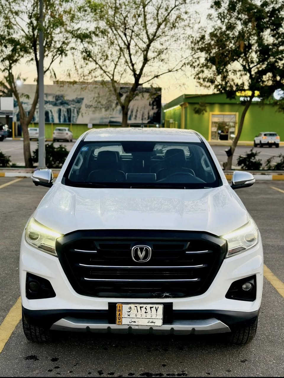 السلام عليكم ♥️
بيكم هـانتر شانجان 
الموديل : 2023 
رقم بغداد 
كير اوتوماتيك 
فول موصفات  
____
* بصمه 
* فول ويل
* كامرا خلفيه
* شاشه كبيره 
* بصمه ابواب 
* كشنات كهرباء 
* قطعتين تبريد 
* ويل كاب كروم 
*مري شفط 
* حساسات خلفيه 
____
السعر 165 وبيها مجال 
مكان سياره بابل سونار موجود بيها 
***********
