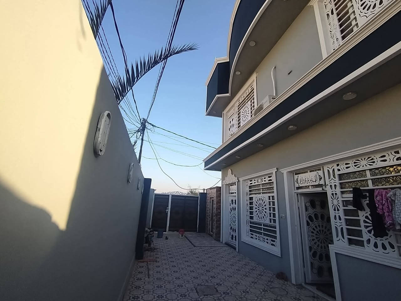 بيت للبيع  مجمع بيتي الثاني سند حر. 235متر. ركن علساحه 6غرف نوم شارع 15 شغل جناي السعر خاص ***********
