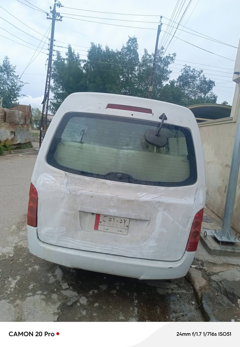 سلام عليكم جنبي اج وان موصليه سياره جاهزه محرك وكير وكسن مكفولات محرك لاتبخير ولا تنقيص صافيه سياره هستوني مبدل تخم تاير اصلي ونوزلات اصليه فيت بم وكهربايات شغاله بور جديد سياره خير من الله مال شغل سنويه بسم مواطن ماعليه اشارت حجز شراي ينصل *********** سعر 33  مكان بغداد فلكه حي النصر
