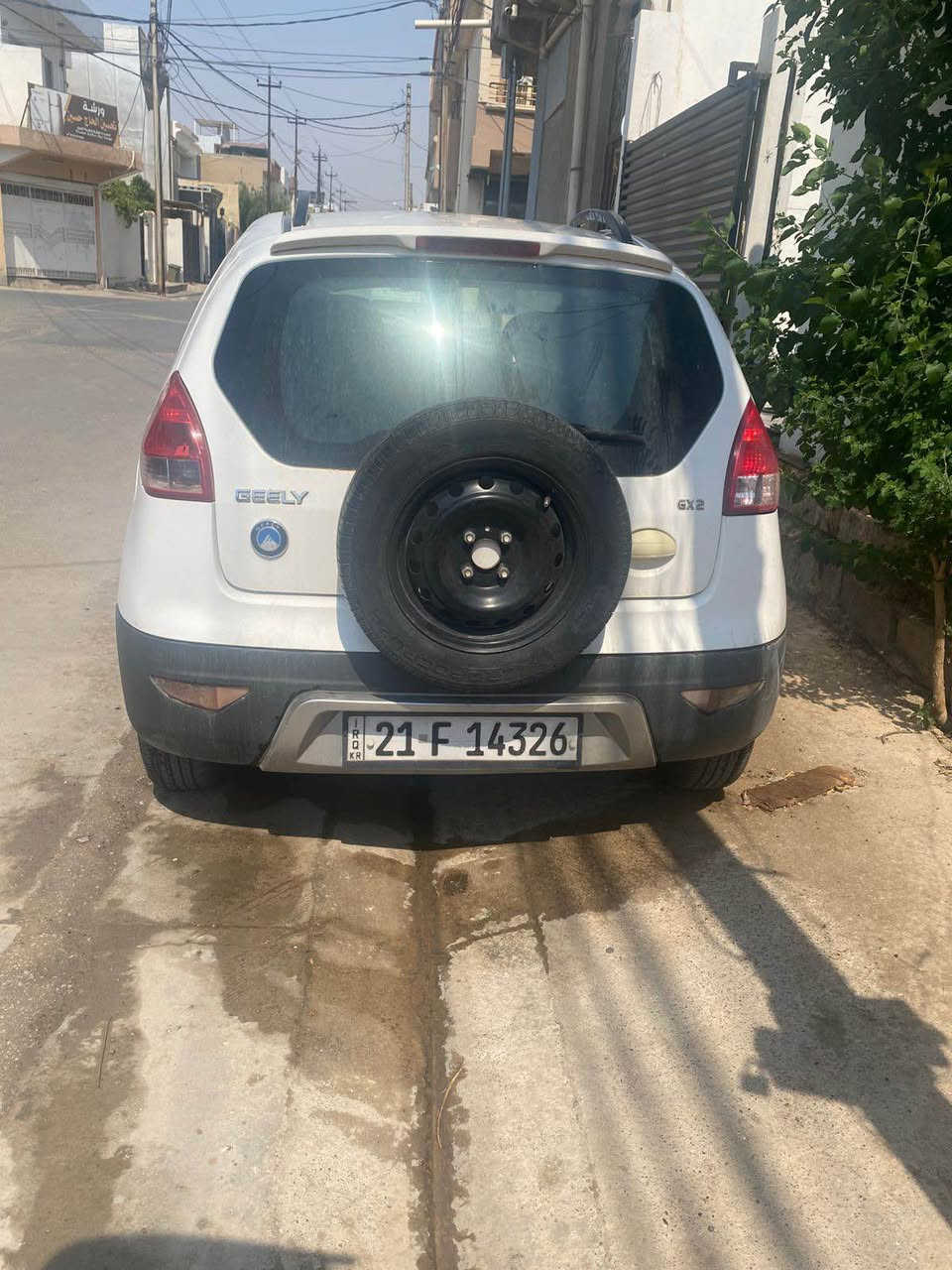 جيلي باندا ٢٠١٤ سنويه صاقط صار سنه بيها ٥ قطع صبغ بدون دواخل سقف وتكم شرط شرط تحويل وغرامات بيها دفتر بنزين تايرات جديد باتري جديد محرك وكير شرط سعرها ٥٢ وشويه مجال رجاء اذا مو شراي لاتخابر *********** كركوك, العراق

