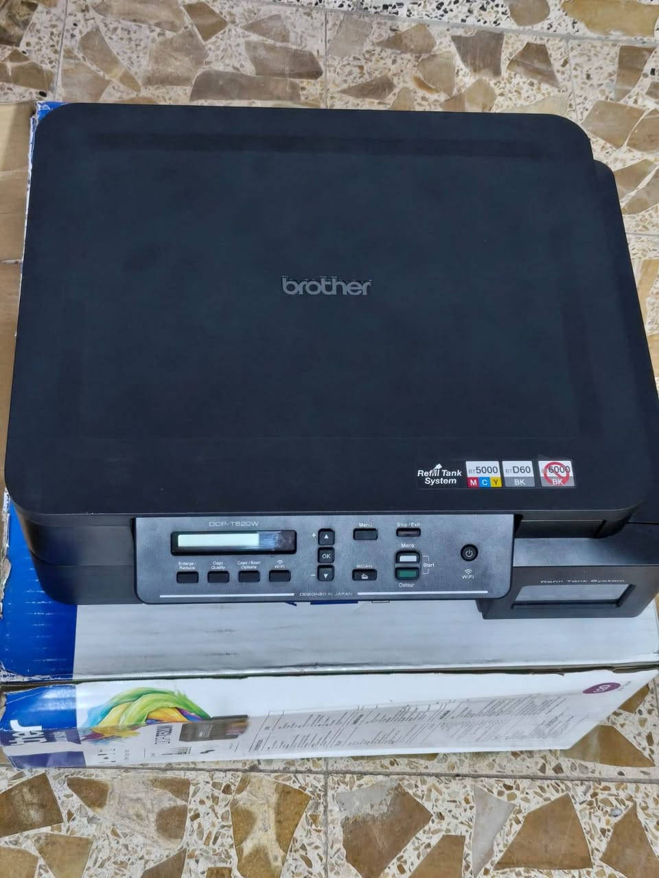 طابعة brather موديل WF-T520 جديده بحالة ممتازة باحبار خارجية تطبع 7000 ملون و 6000 اسود وابيض حبر سائل سعر الحبر 10 الف لكل الألوان سرعة الطباعة 10 ملون 18 اسود وابيض طباعة بوجهين دوبلكس بحجم A3 و A4 و A5  وB5  تحتوي على فيدر لطباعة الملازم ومجموعة اوراق بامر واحد كما تحتوي على Wifi يمكن ربطها على الموبايل وتابليت ولابتوب ومجرين ورق أمامي وخلفي لطباعة ورق الصور و استيكرات وورق مكربن وبدقة عالية 1200× 4800 Dpi من 60غم ولغاية 260غم كما تحتوي على مدخل USB فلاش و نتورك كيبل 🚦 سعر الطابعة 230 الف وبيها مجال
 🚦 مكانها بالنجف الاشرف
***********

