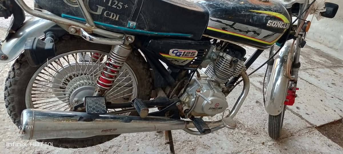 سلام عليكم دراجه تايكر موديل 25 اوراق سكنر مكانه الديوانية ال حمد ***********
