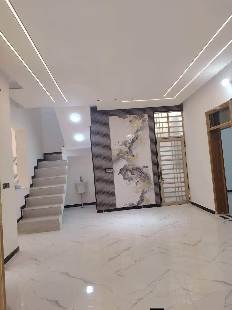 دار للبيع المساحة 150متر كلش مناسب بالخط الاول يبعد عن طريق المطار 100متر

طابو زراعي سند 25اقرار محكمه تنازل بسم المشتري مع كافه الخدمات تبليط ماء كهرباء بناء جديد ما مسكون طابوك جمهوري صب كونكريت اساس وسقف مقابل ملحق قريه الغدير عله شارع المطار سعر, 63مع المجال
***********
