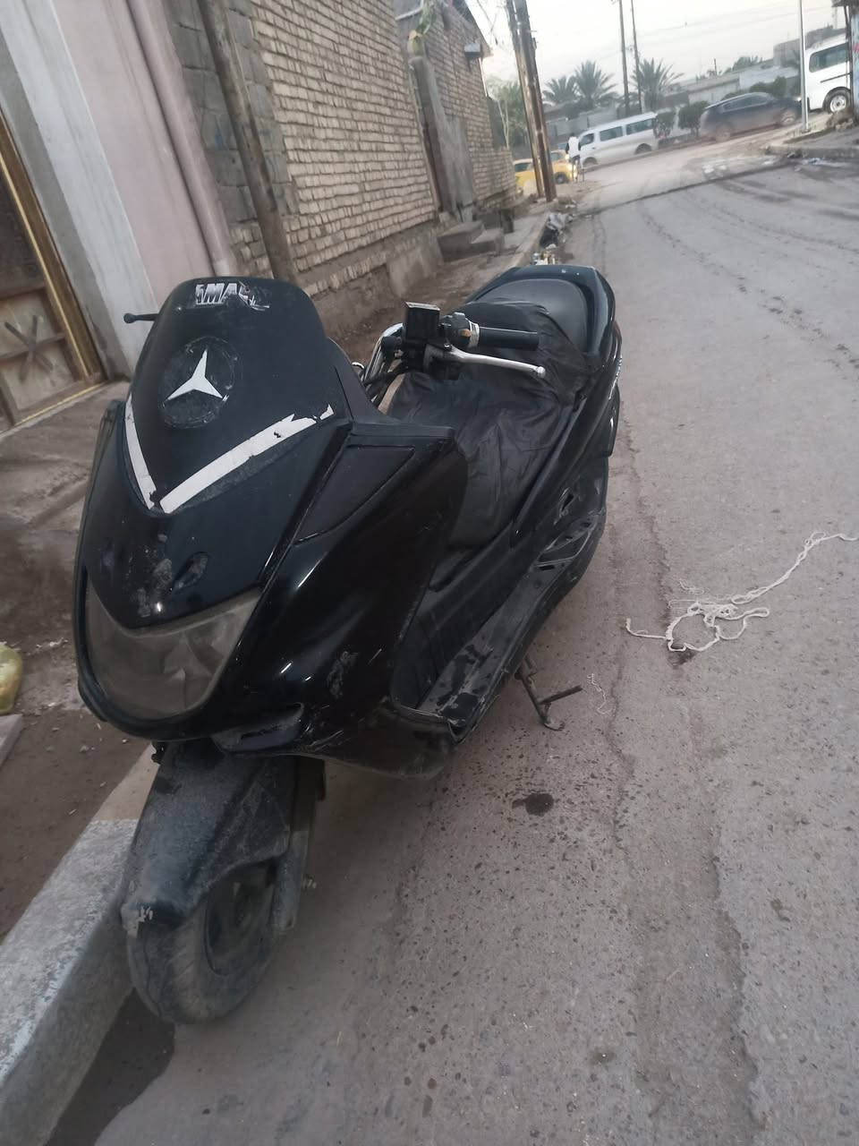 السلام عليكم دراجه ماجسته دبل رون نضيفه محرك مفتوح وخير من الله كهربائيات كلها  شغاله كفرات نضيفه نقص بس التريشه رايدها بـ 550 وبيها مجال عنواني بغداد حي البتول للتواصل واتساب . ***********
