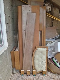 تخت نفرين • ينحل وينشد • حي صدام