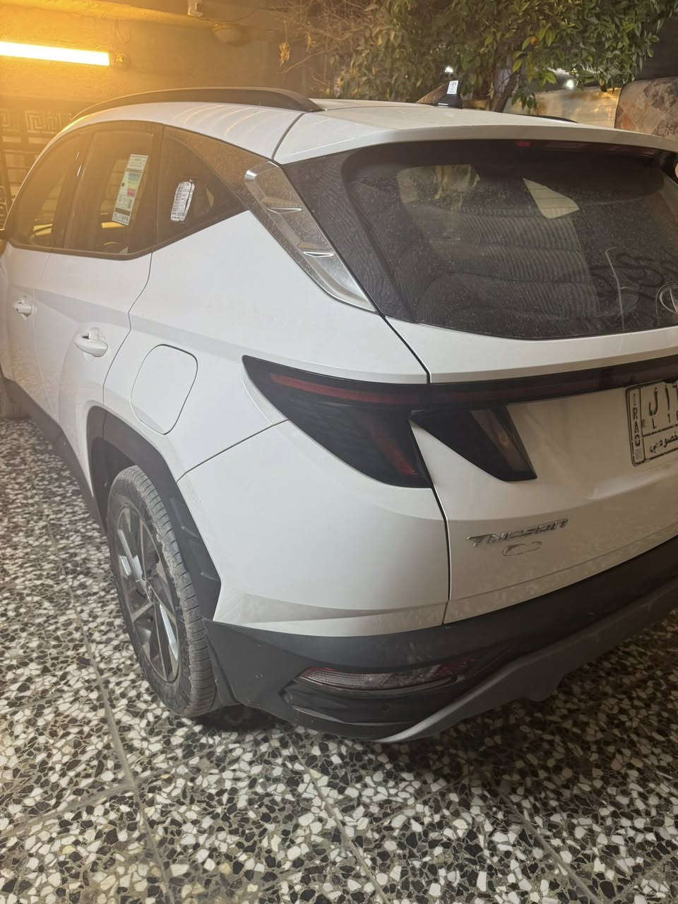 توسان 24 ماشيه 36 الف رقم بغداد ومكانها بغداد مكفوله صبغ بارد تبديل عدى رصعتين  بسيطات موجوده بلصور سعرها 215 للاتصال ***********
