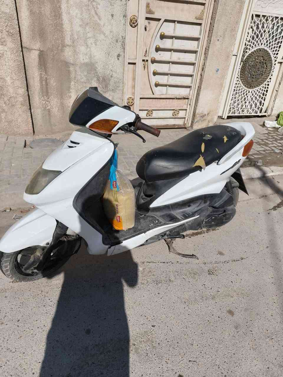 السلام عليكم درجه سكنس ياباني ١١٠ بغداد العبيدي الشهداء الثالثه قرب مدرسه عمر بن عبدالعزيزسعر٥٠٠وبيه مجال/ ***********
