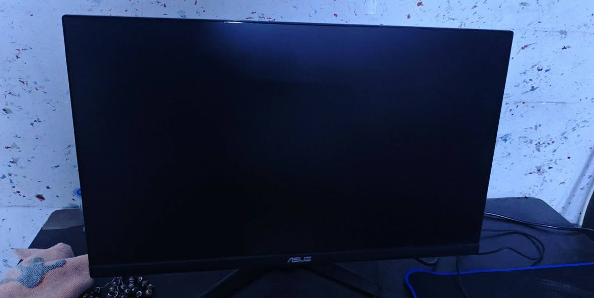 🔥 للبيع تجميعة Gaming قوية ونظيفة 🔥
📌 جاهزة للشغل والألعاب الثقيلة
🖥️ شاشة ASUS Gaming 24"
FHD 1080p | IPS | 180Hz | 1ms | FreeSync / G-Sync
✨ المواصفات:
🧠 معالج AMD Ryzen 5 5600
🎮 كرت شاشة RTX 4060 أداء عالي جداً
🧩 مذربورد ASUS Prime B550M-K
❄️ تبريد مائي GAMDIAS Aura GL240 RGB
⚡ باور سبلاي Segotep GM750W 80+ Gold (أصلي، قوي، أمان عالي)
💪 يشغل كل الألعاب الحديثة على High / Ultra
RAM/16
🎥 مناسب للألعاب، المونتاج، والبث
📦 الحالة: استعمال نظيف / كلشي شغال 100%
🧪 الفحص موجود للجادين
💰 السعر: 1,400,000 دينار فقط
📍 المكان: (بغداد حي العامل ويوجد توصيل)
📞 ***********
فقط واتساب واتصال متوفر 
وياها UBS 2 وماوس وكيبورد هدية 
✨ فرصة ما تتعوّض ✨
