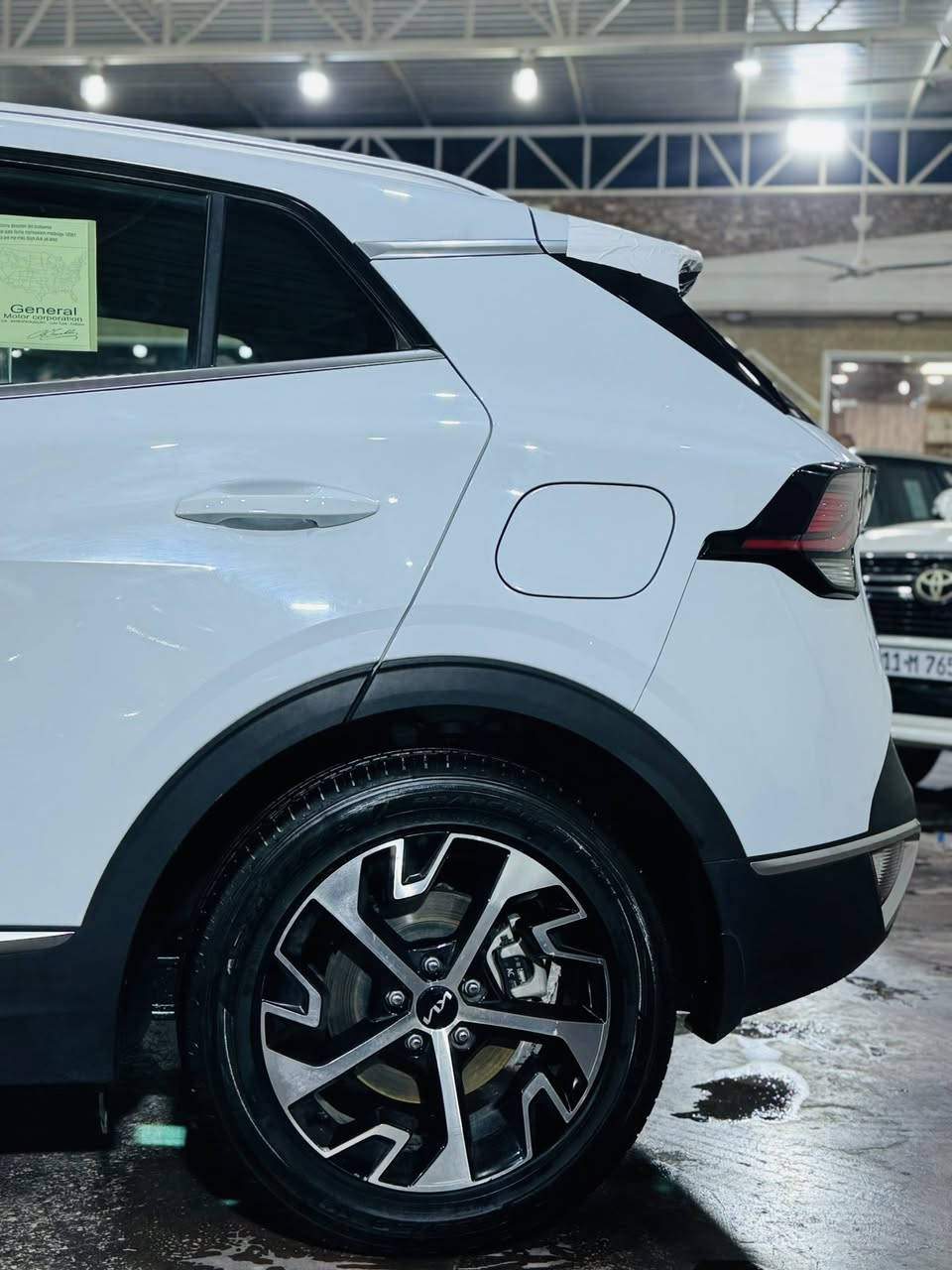 يالله
سلام عليكم للبيع كيا سبورتج موديل ٢٠٢٢ خليجي كفاله عامه من الزلغ لا بارد ولا صبغ ولا تبديل كفاله عامه رقم اربيل تحويل ثاني يوم تريد تحويل تريد وكاله حاضر اني 
مواصفات 
شاشه
كامره
تحكم ستيرن 
بصمه
رادار 
مري شفط 
وبعد المواصفات المعروفه ماشيه ٣٠ الف العنوان بغداد البياع السعر ٢١٠ وبيه مجال جدا بسيط حك الجيه للاتصال ***********
