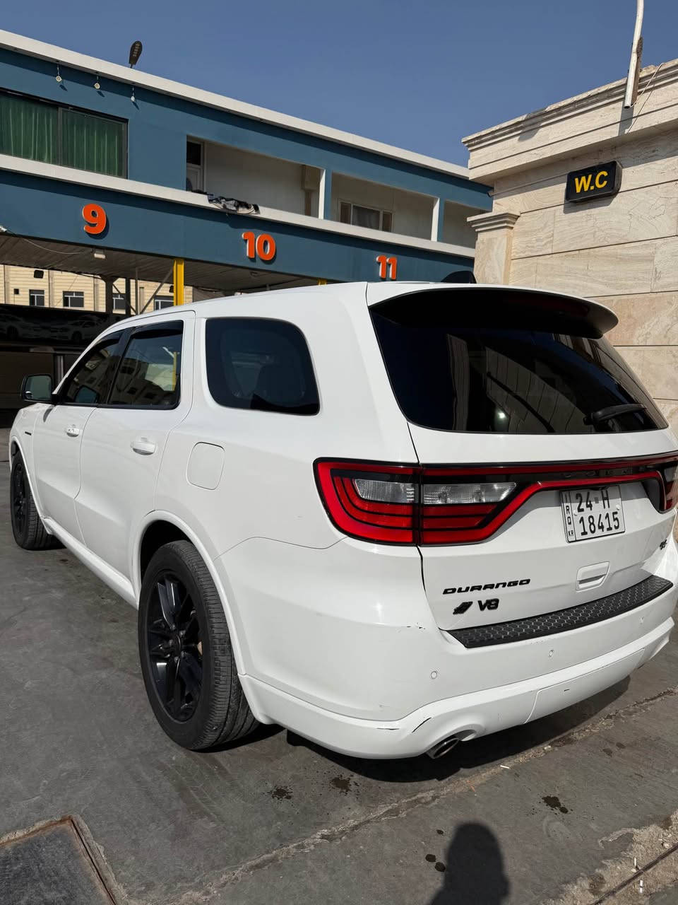 دورنكو RT موديل   2021
فول عدى الفتحه RT معروف مواصفاته  
السيارة مكفوله كلين بدون صبغ و تبديل 

‏سيارة رقم دهوك 
              
المسافة المقطوعة:      80   ألف   Miles 
حجم محرك : V8 5.7  مواصفات: RT 

‏بصمة تشغيل
كشن تدفية + تبريد
بصمة ابواب 
كشنات جلد كهربائي 
كشنات خزن وضعيات 
كشنات خلفية تدفئة 
تدفئة ستيرن 
ستيرن كهربائي 
شفتات ستيرن 
رادار خلفي  توقف ذاتي
وضعيات قيادة سبورت نورمال ايكو 
مقاعد صف ثالث 
دفع رباعي 4*4
صندوك كهربائي
تشغيل عن بعد 
تبريد 3 قطع 
نظام خرائط 
فتحات بنيد 
شاشة كبيرة 
شاحن وايرليس
حساسات امامية خلفية 
لايت زينون LED
ملاحظه : السيارة مكفوله كلين بدون قطرة صبغ ولا تبديل 
مكان السيارة : اربيل قرب القلعة 
للاستفسار :  *********** Singapore
